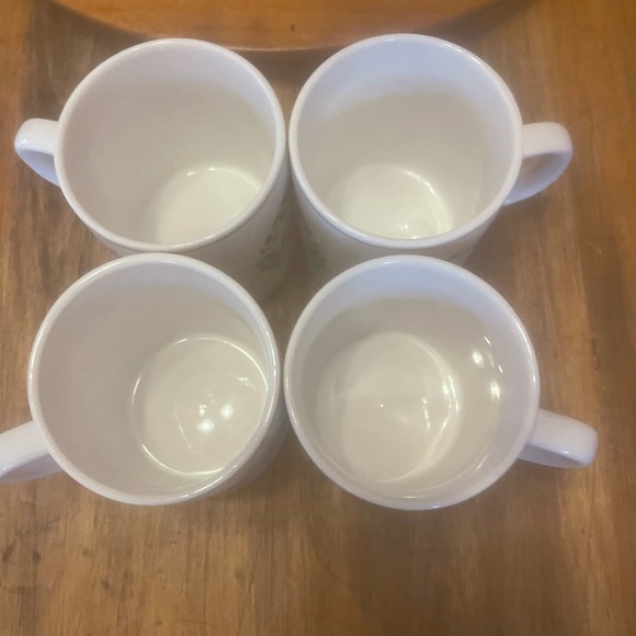 Vintage Christmas Goose Mugs Cups Set of 4 - Picture 2 of 5